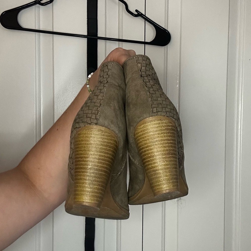 Booties - Picture 4 of 4